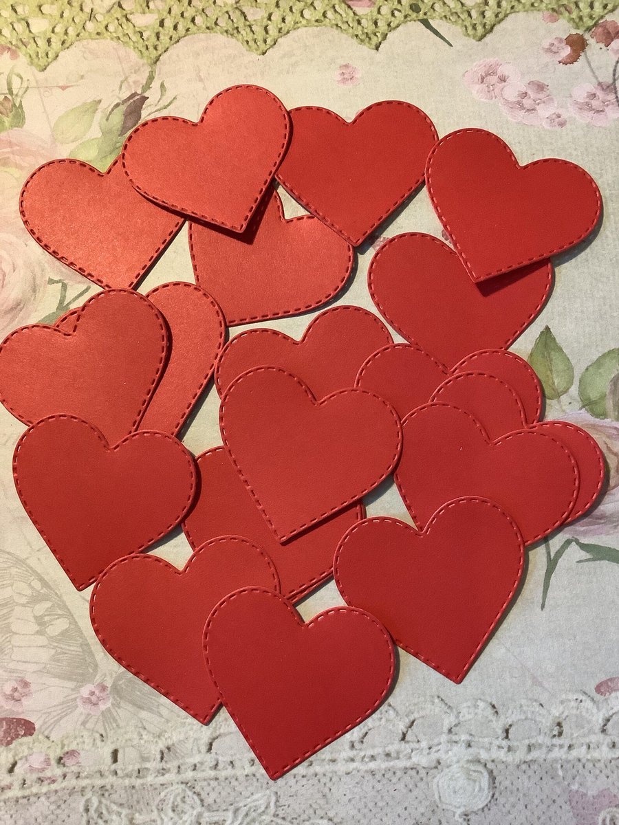 WatsonsVintage's tweet photo. ONLY 2 PACKS AVAILABLE! 20 Piece Pack Plain Red 180 GSM Card 1.75" wide Heart Shapes - Card Making - Junk Journal - Scrapbooking - Wedding/Party Table Decor - Love https://t.co/GAauD3Toag via @Etsy #RedHearts #HeartShapes #CardboardHearts #Scrapbooking #JunkJournalling #Papercraft