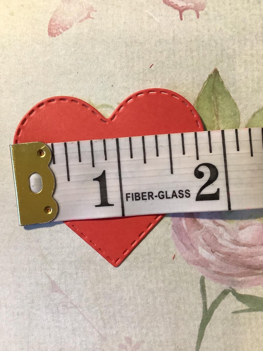 WatsonsVintage's tweet photo. ONLY 2 PACKS AVAILABLE! 20 Piece Pack Plain Red 180 GSM Card 1.75" wide Heart Shapes - Card Making - Junk Journal - Scrapbooking - Wedding/Party Table Decor - Love https://t.co/GAauD3Toag via @Etsy #RedHearts #HeartShapes #CardboardHearts #Scrapbooking #JunkJournalling #Papercraft