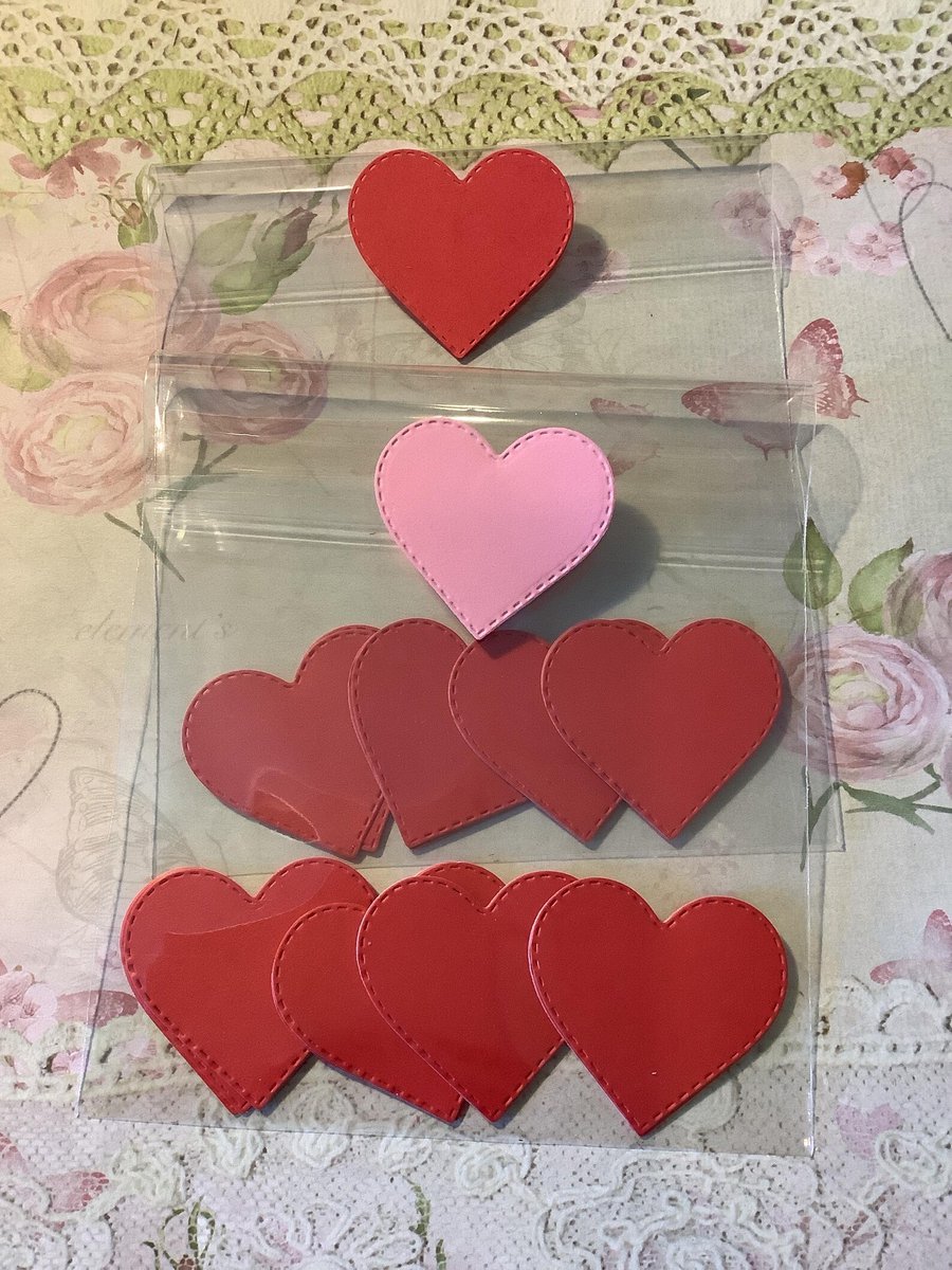 WatsonsVintage's tweet photo. ONLY 2 PACKS AVAILABLE! 20 Piece Pack Plain Red 180 GSM Card 1.75" wide Heart Shapes - Card Making - Junk Journal - Scrapbooking - Wedding/Party Table Decor - Love https://t.co/GAauD3Toag via @Etsy #RedHearts #HeartShapes #CardboardHearts #Scrapbooking #JunkJournalling #Papercraft