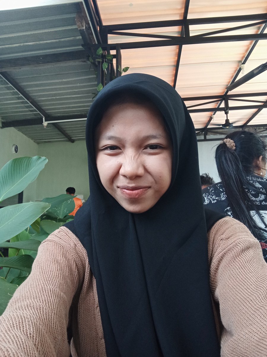 Aprilzzaindah tweet media