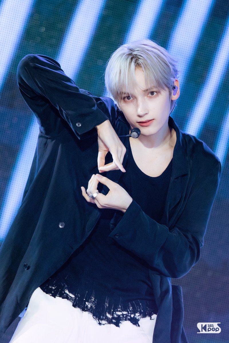 [인기가요 ON THE GO] 비하인드 포토 📷
🩵 투모로우바이투게더 - 하루에 하루만 더 (Stick With You)

#인기가요ONTHEGO #인기가요 #투모로우바이투게더 #TOMORROW_X_TOGETHER #TXT #하루에_하루만_더 #Stick_With_You <a href="/TXT_bighit/">TXT OFFICIAL</a>