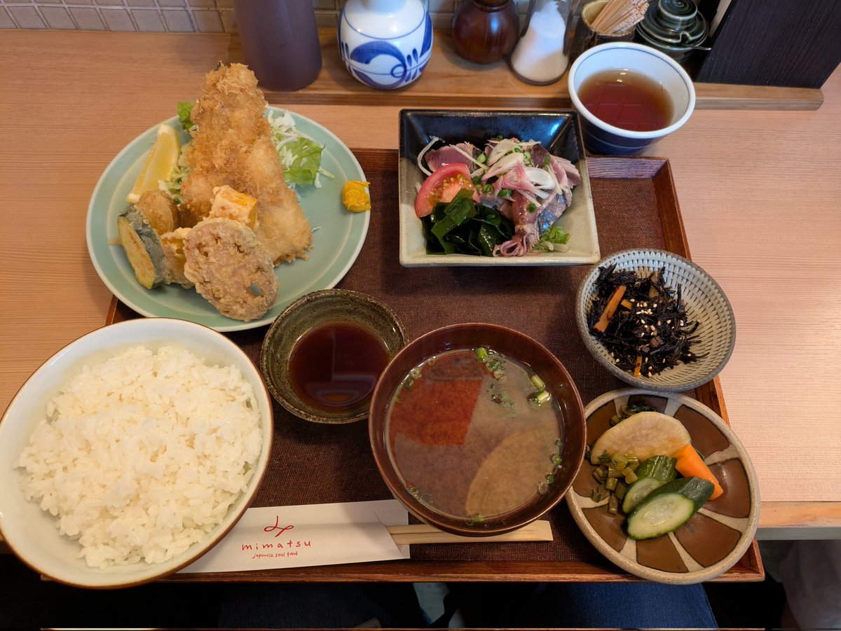 HueBrener's tweet photo. Teishoku 美松
A定食
ぼくにとっては
とても高い定食です
美味しかった!
#GooglePixel7a https://t.co/MvfydPX5ND