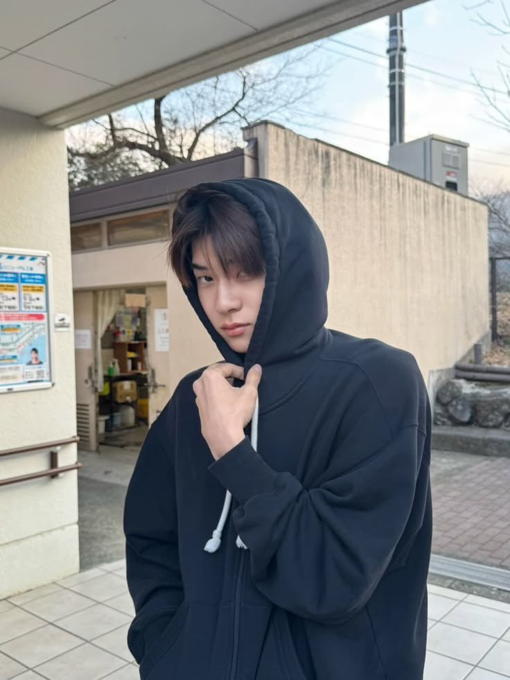 geniusela's tweet photo. a #pttp / #ttp mini filo au ˋ°•*⁀➷

what if…

ang genggeng ng dlsu na si Matthias (teetee), ay niresbakan ang soft n sweet boy na si Iianne (por) sa likod ng university dahil napagkamalan niyang siya ang nang warla sa kaibigan niya.

chrue ba ?! https://t.co/0EFnaOTpTt