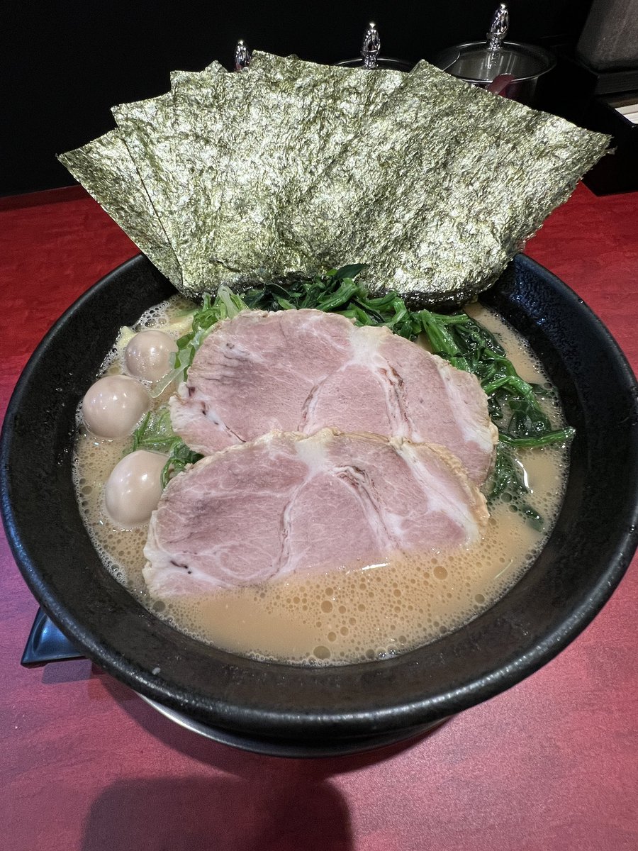 ゴールデンウィークってなんですか？
っということで、ラーメンです。
