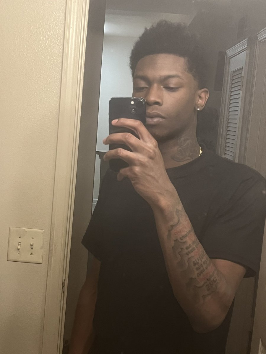 myghoul_'s tweet image. 📞 #cantsleep #nfs