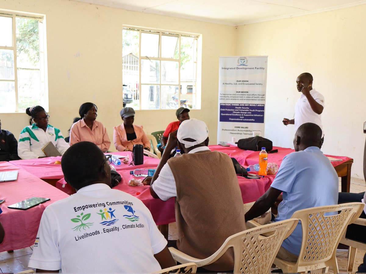 idfkeny1's tweet image. At Decece Hall in Homa Bay, a group of change agents, health promoters, and peer coaches gathered for something simple but powerful.
Not to give answers.
But to learn how to listen — really listen.
That’s the Listeners Without Borders way.
#PeerCoaching #ActiveListening #HomaBay
