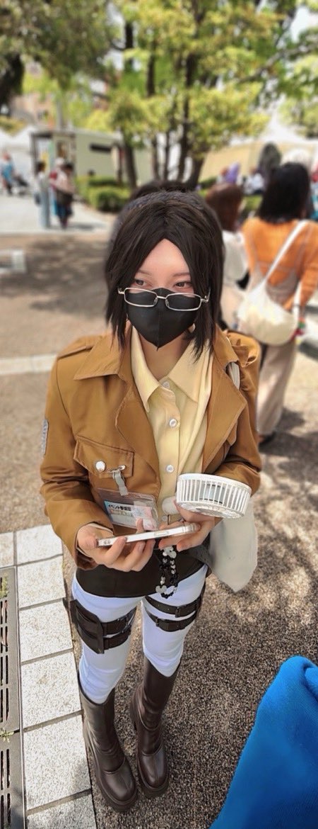 なの tweet media