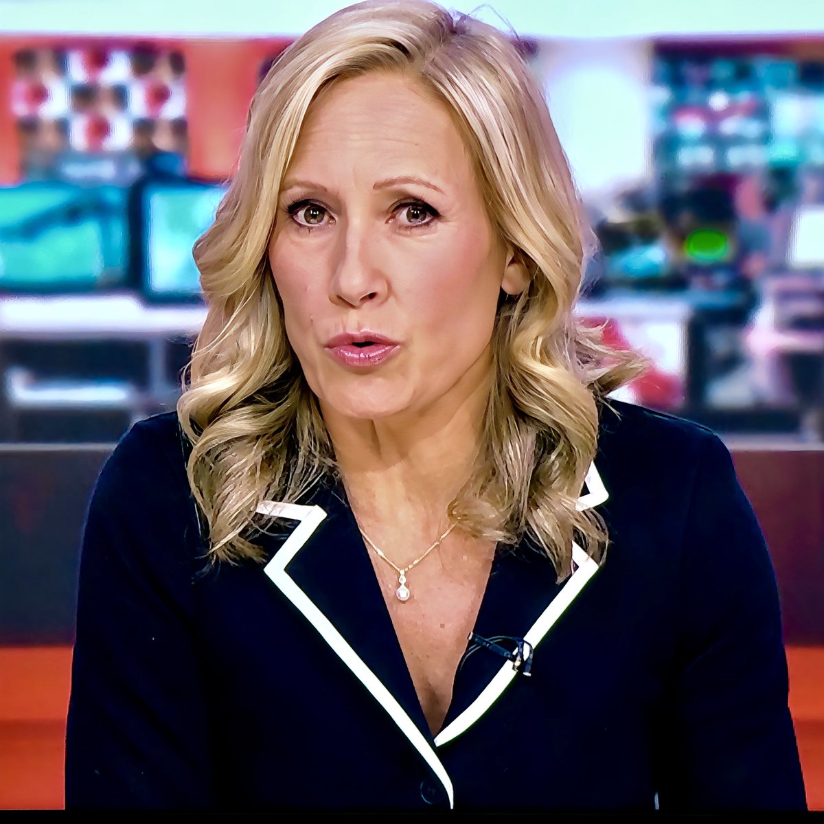 raymach1's tweet image. 𝐒𝐎𝐏𝐇𝐈𝐄

#SophieRaworth
#BBCNews