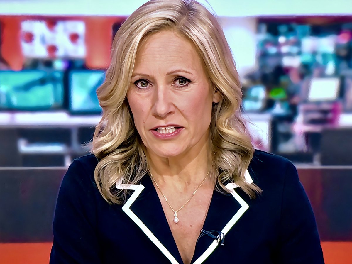 raymach1's tweet image. 𝐒𝐎𝐏𝐇𝐈𝐄

#SophieRaworth
#BBCNews