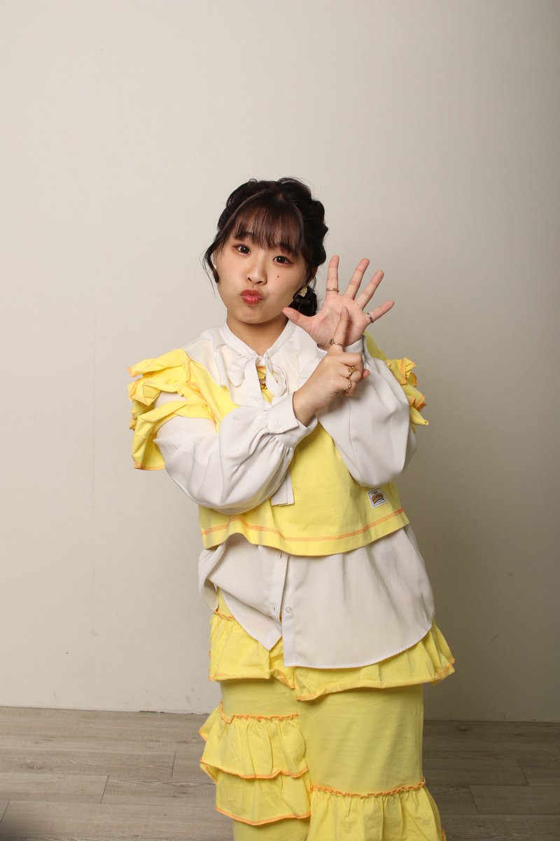 moumon1999's tweet photo. 【あと7日！】

あらすじ

「土よう日にながのけんいく」

ユメとノゾミの別れは突然だったけど、大人になったら一緒に住もうって約束した。
土曜日までに大人になるため、２人は超天才的な作戦を考えたのだ。

彼女たちの将来は、夢と希望に溢れている。

予約はこちらから💁‍♀️https://t.co/FkUByh01vd https://t.co/lW9IYYnKCv