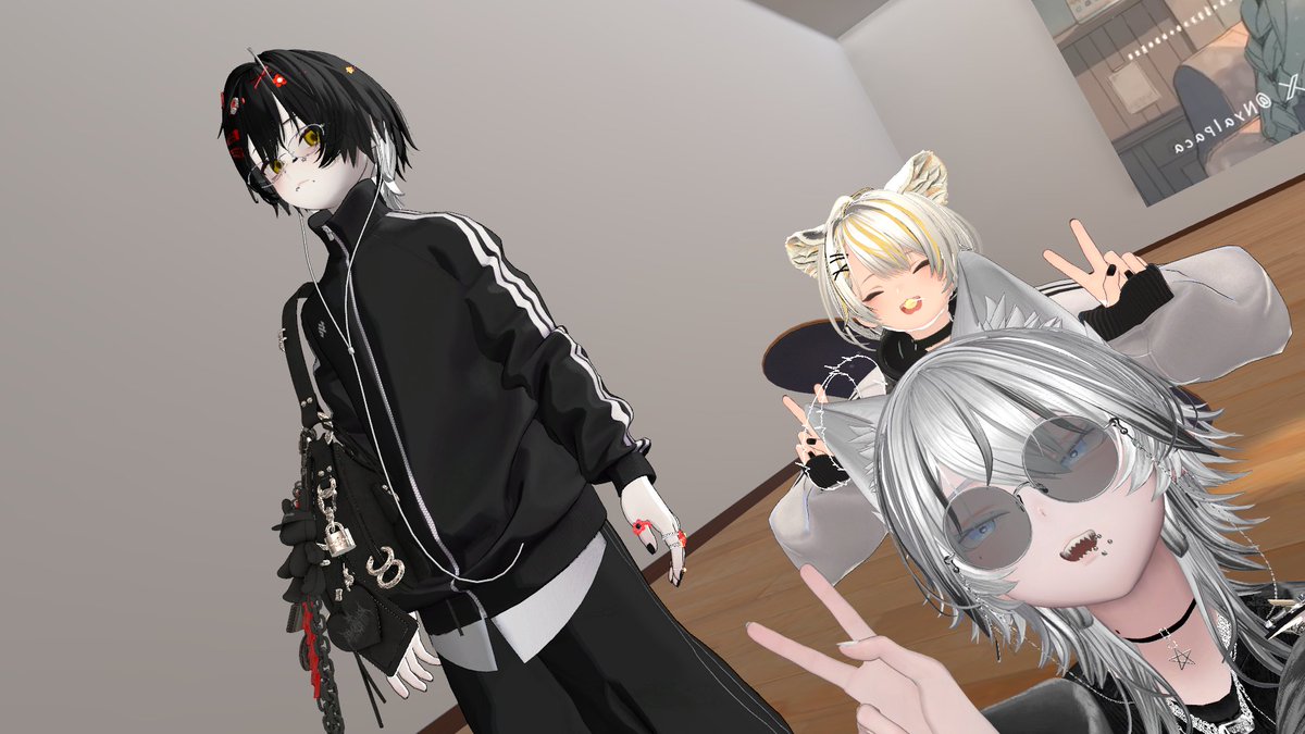gucci_vrchat's tweet photo. ホラゲ行ったり無重力なったりしてきた！ https://t.co/KfakFVYktf
