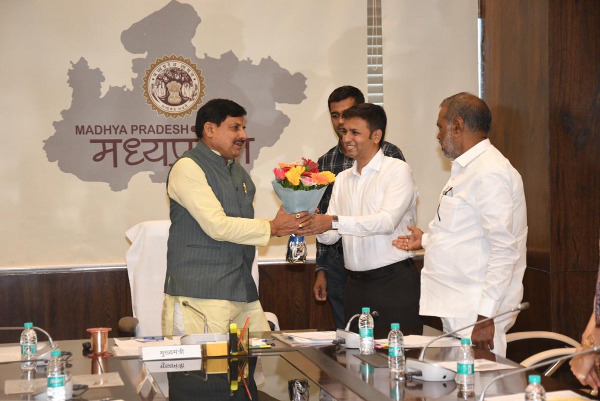 Chief Minister, MP tweet media