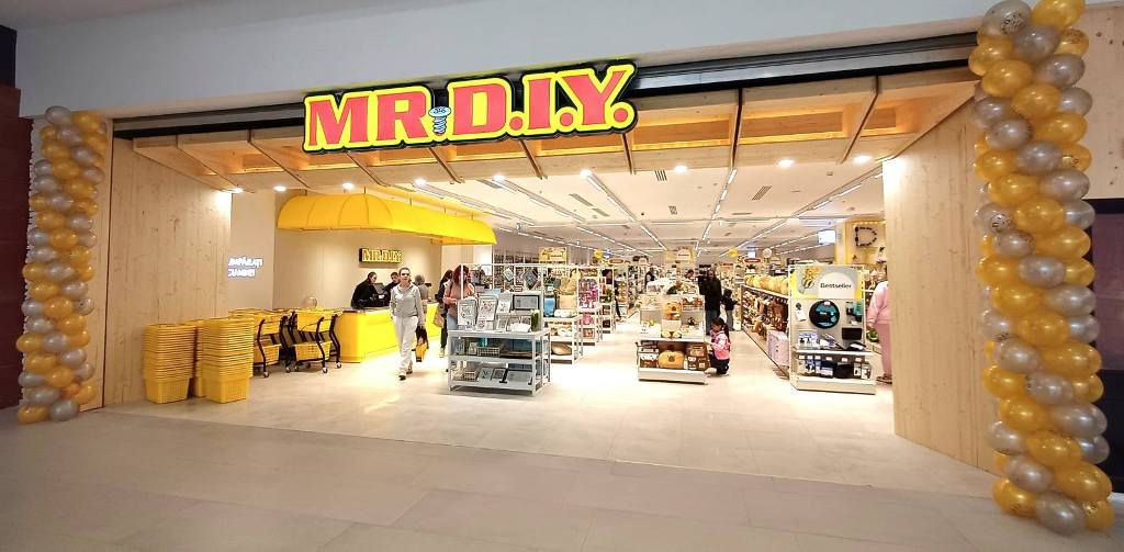 brico_retail's tweet image. MR.DIY: Varietate mare și prețuri accesibile. Planuri de 10 deschideri în 2026 și o rețea de până la 500 de magazine în România bricoretail.ro/brico-retail/m… #Retail #DIY #HomeImprovement