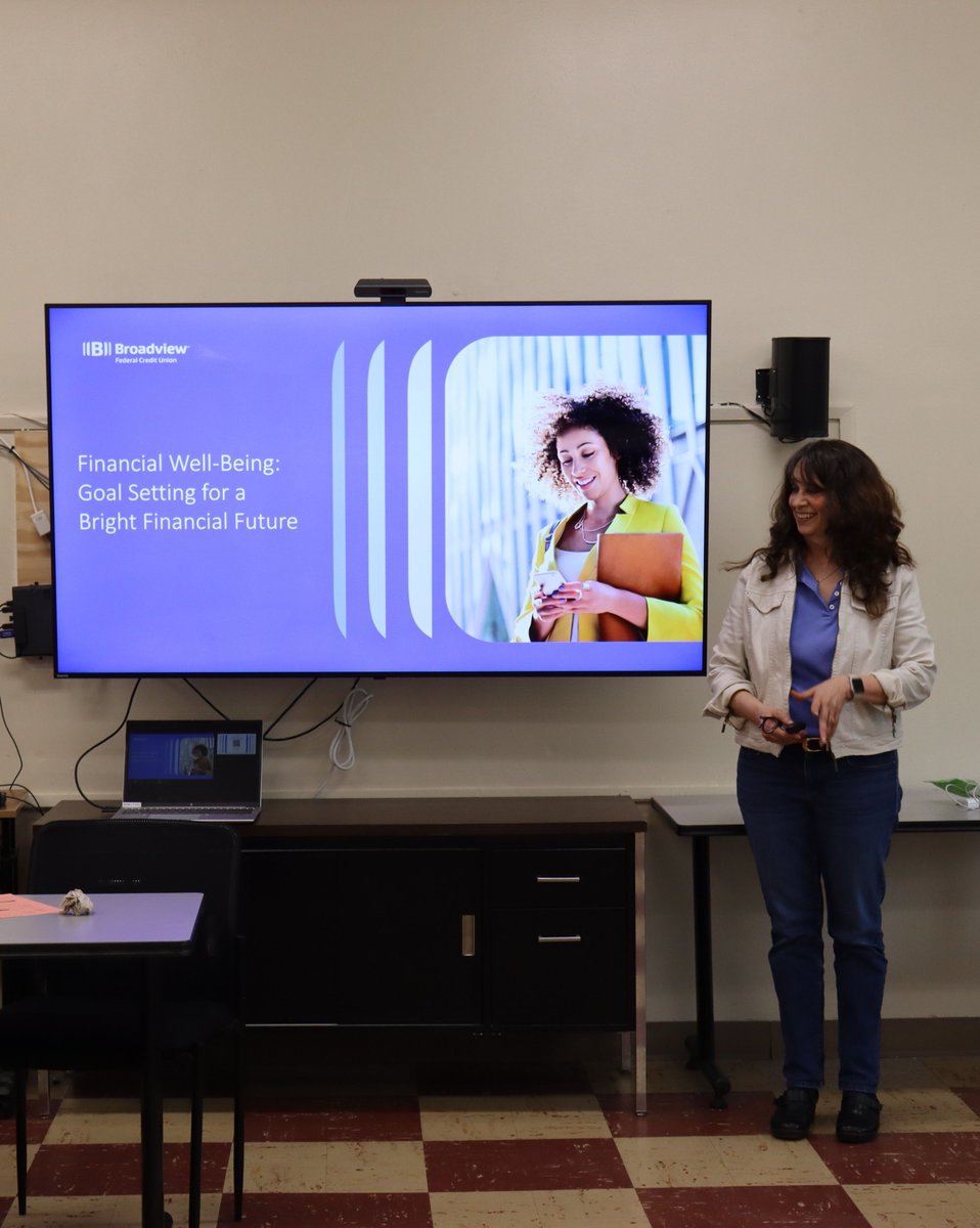 PeaceIncSyr's tweet image. Fatherhood with PEACE, Inc. and our Motherhood Group welcomed Broadview Federal Credit Union for a financial literacy workshop 📊
Parents built confidence and learned how financial choices shape long-term goals 💪🎯
Thank you for supporting our families ❤️
#PEACEIncSyr #Syracuse