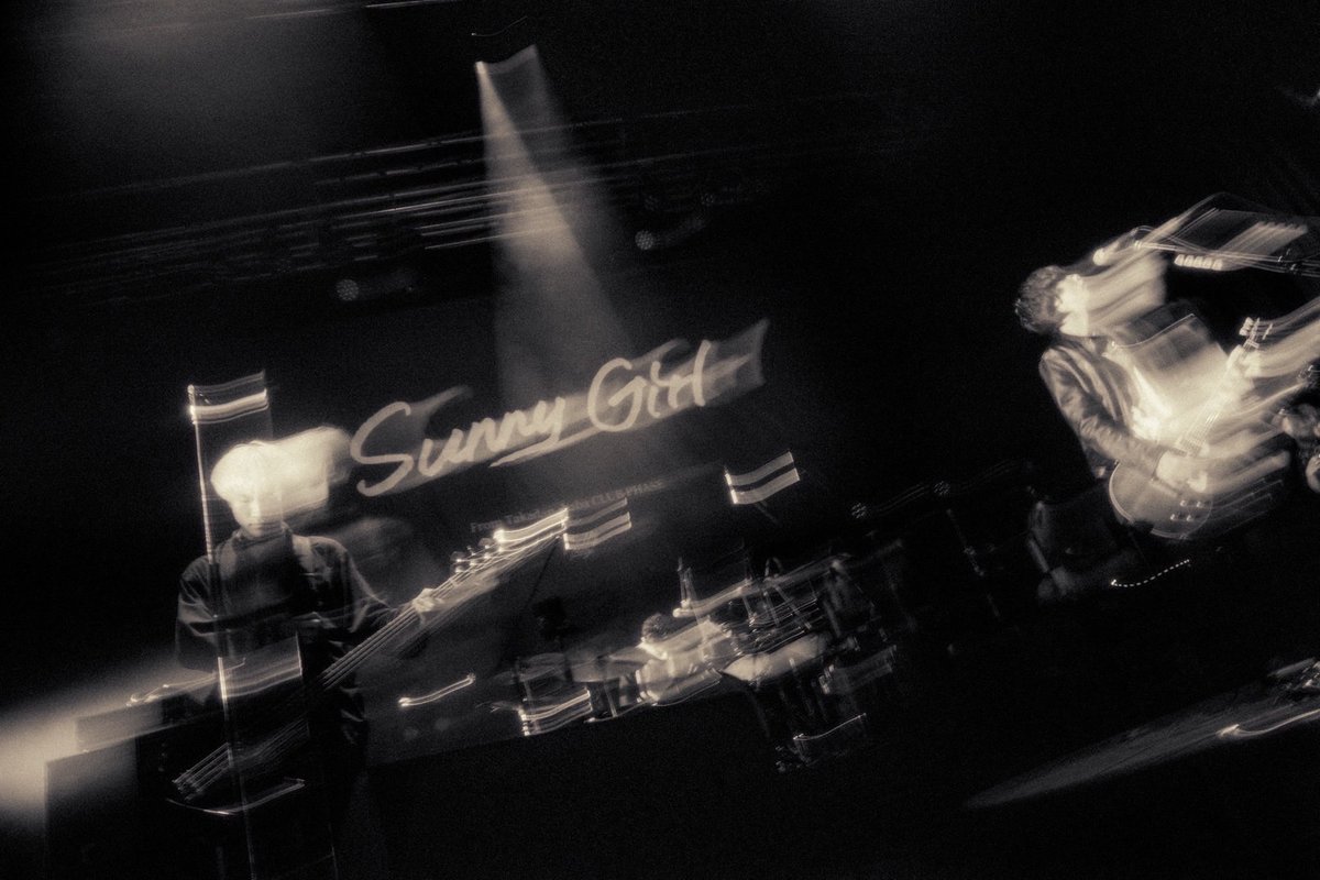 Sunny Girl tweet media