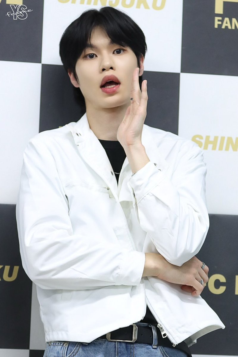 YS_frame's tweet image. 20260211
💜Photo Time💜

CHASER Chapter Zero
-Openig Stage-

٩(*˘ ³˘)۶💜

#체이서 #CHASER 
#윤성 #YUNSEONG 
@CHASER_JP 
@CHASER_ofcl