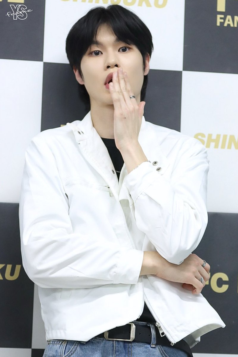 YS_frame's tweet image. 20260211
💜Photo Time💜

CHASER Chapter Zero
-Openig Stage-

٩(*˘ ³˘)۶💜

#체이서 #CHASER 
#윤성 #YUNSEONG 
@CHASER_JP 
@CHASER_ofcl