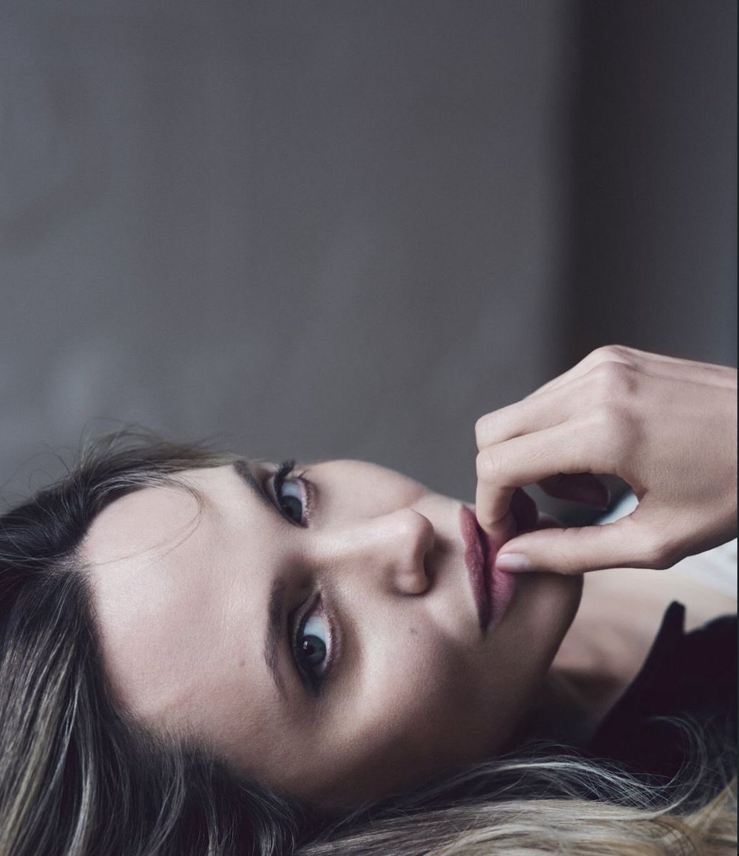 Angelina Jolie tweet media