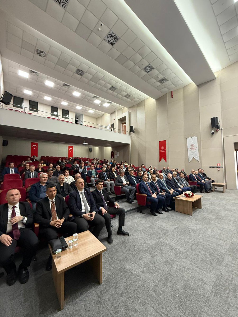 csgbrtb's tweet photo. İstanbul Rehberlik ve Teftiş Grup Başkanlığı ile Kırklareli Ticaret ve Sanayi Odası (KTSO) iş birliğinde 28 Nisan 2026 tarihinde “İşin Yürütümü ile İş Sağlığı ve Güvenliği Teftişleri” hakkında bilgilendirme toplantısı düzenlendi. https://t.co/Z3821iWeeK