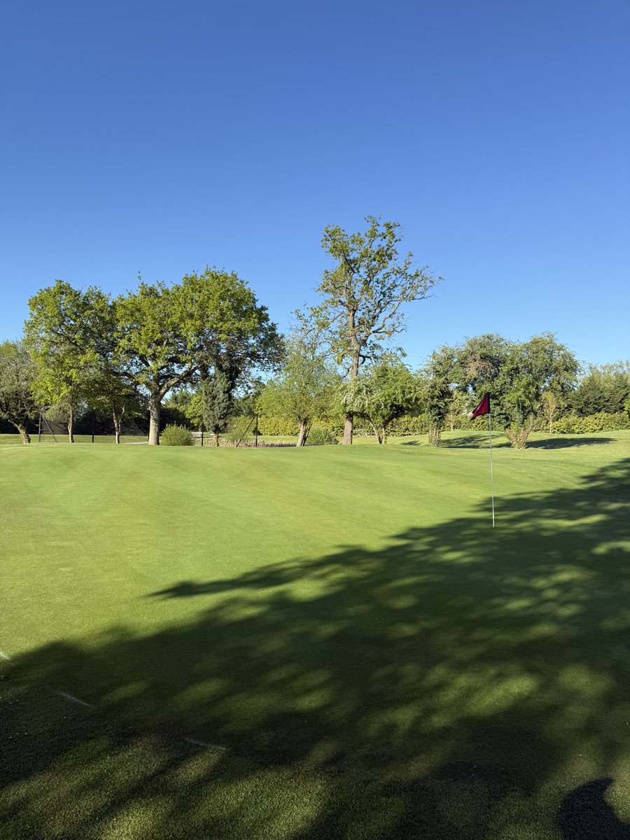 LGCGreenkeepers's tweet photo. All set up for this mornings Ladies East Region Foursomes. Greens cut and rolled, fairways cut and aprons double cut this morning ☀️ https://t.co/6dlh9mLwg1