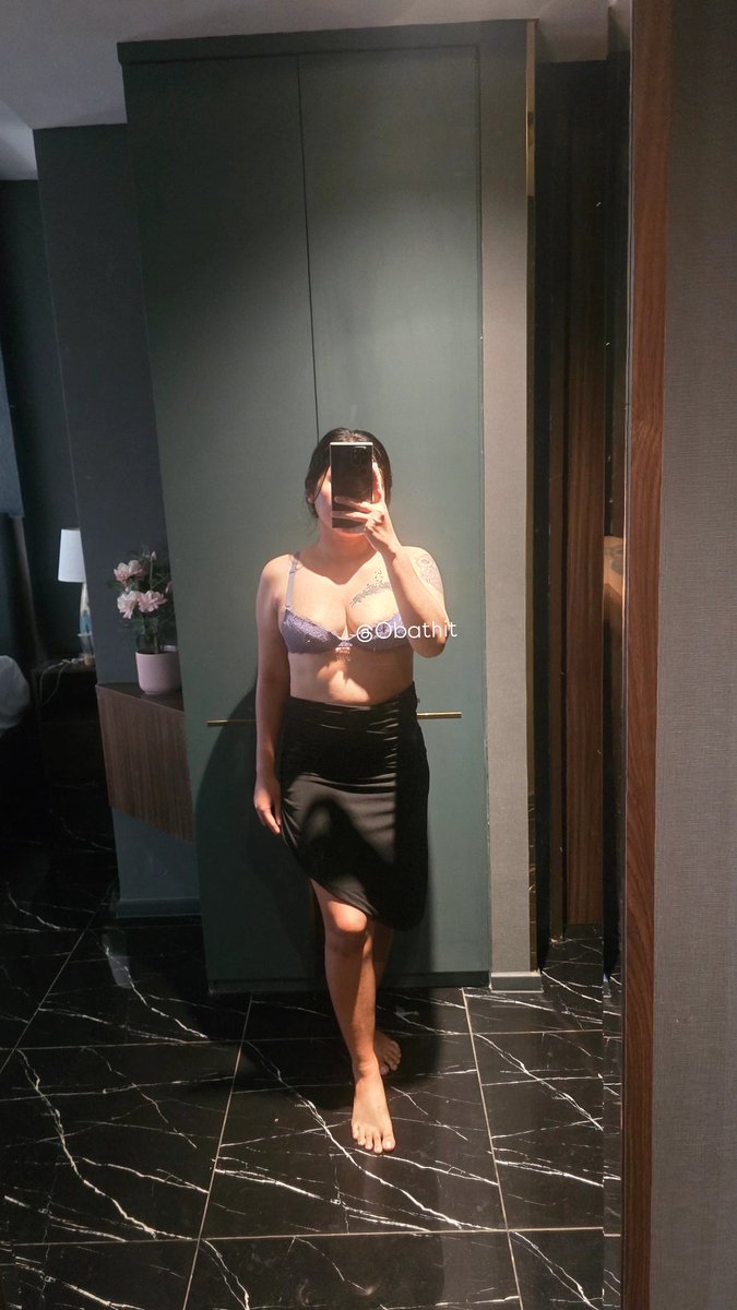 ObatHit's tweet photo. Akhirnya aku berada di fase di cemburiin psutri lain,pdhal partnernya dluan sma aku bhkan stahun lbih dlu, trnyata crita pasutri² itu bneran Nyata wkwkwk!! 
Apakah aku berdrama untuk itu?, Oh jelas tdak ,aku terlalu keren untuk mencemburi laki orang wkwkw https://t.co/N9b9h78rXx