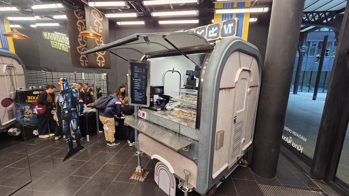 WorldOfTwinsen's tweet image. Prochainement on parlera du pop-up store @StarWarsFR de @KingJouet_Fr sur mon site.