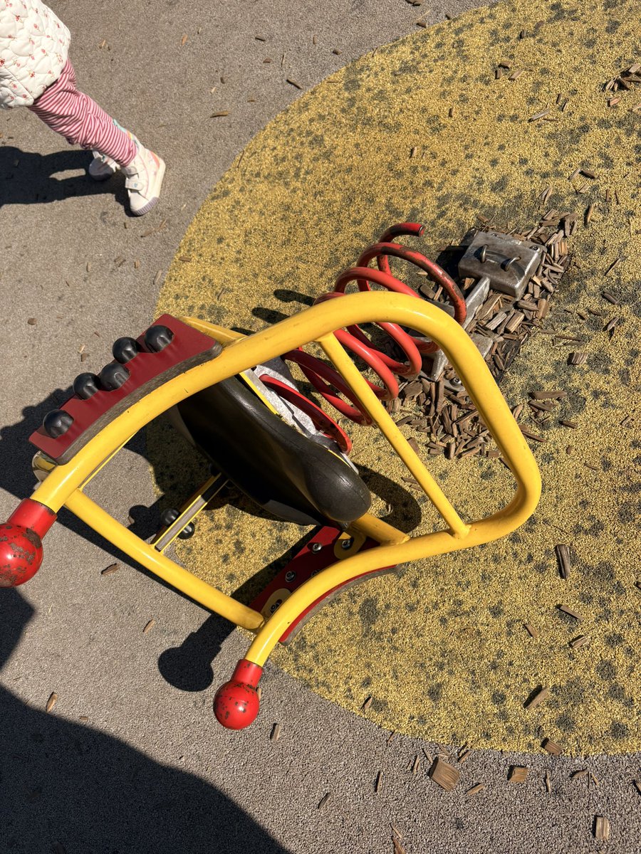alibalibee27's tweet photo. @SouthLanCouncil wee one just sat in this at park at Hamilton Driving Range and it completely collapsed. Cannot find a number anywhere to report this. A danger to wee ones! https://t.co/pA6xHn9CF8