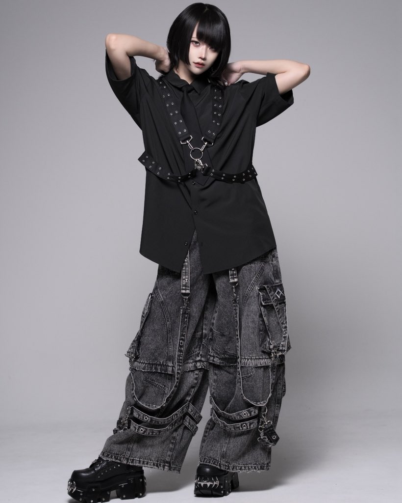 👁‍🗨REFLEM(レフレム) NEW ARRIVAL ハーネス付きネクタイシャツ ¥12,980 5月1日（金）発売。 ※札幌、福岡は2日 ...