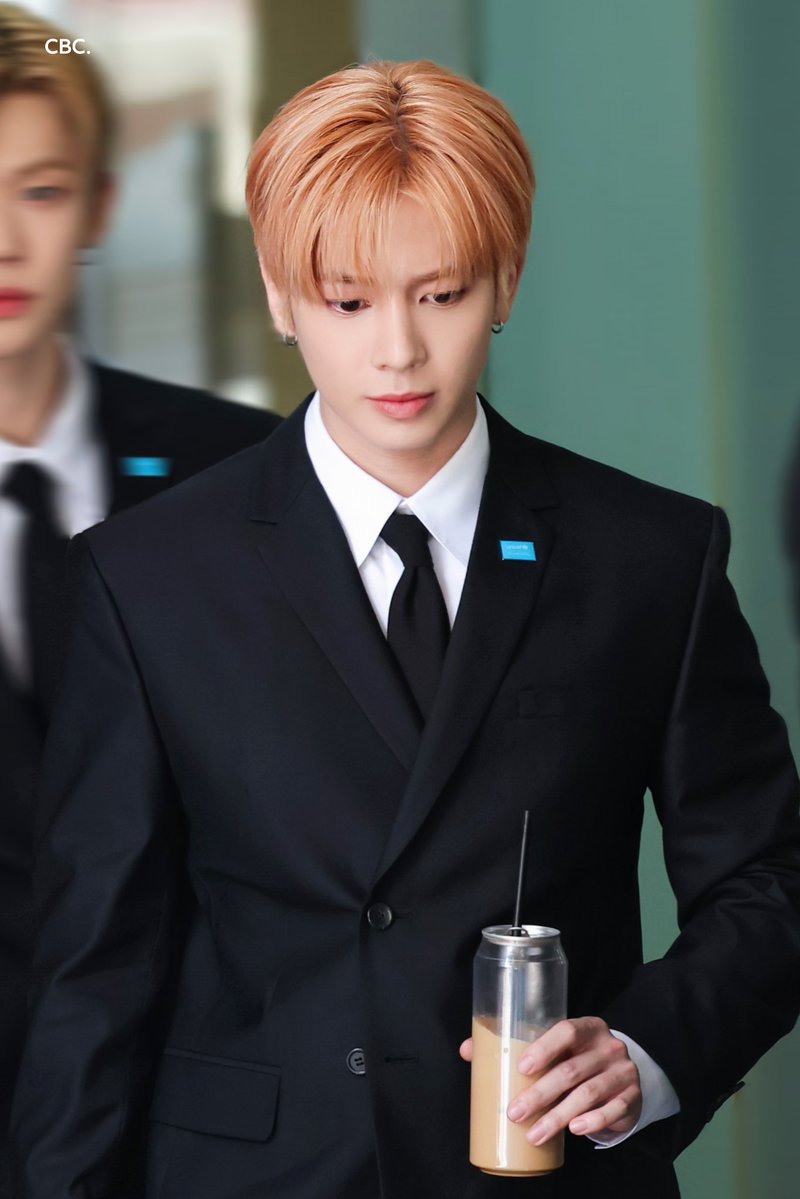 260429
수트인데 마키아토☕️

#투모로우바이투게더 #TXT 
#태현 #TAEHYUN #テヒョン