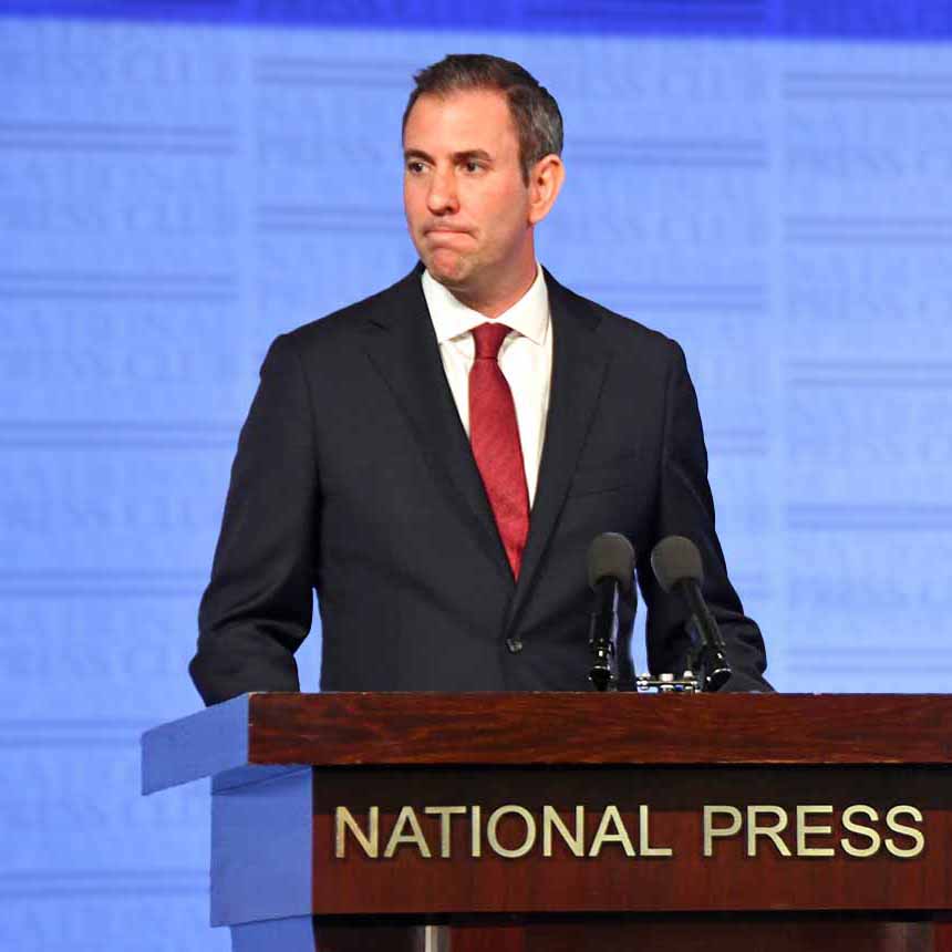 The_Indian_Sun's tweet image. #Australia’s CPI rose 4.6% in March, driven by a record 32.8% monthly fuel spike . Underlying trimmed mean #inflation held at 3.3% . @Westpac’s Luci Ellis expects a May rate hike to 4.35% as price pressures broaden beyond #fuel . #TheIndianSun

🔗 wp.me/p7ADtX-w2i