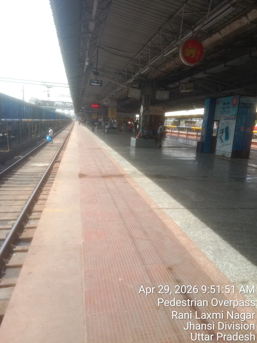 SRDMEO_F's tweet photo. @RahulSh40278909 @RailwaySeva @RailMinIndia @AshwiniVaishnaw @PMOIndia The place has been cleaned. Continuous monitoring is being done and as per rules  and penalty will be imposed. https://t.co/QAzveyCyt5