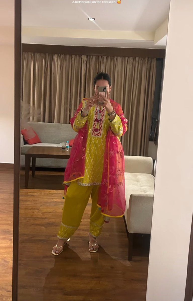 empress shreya tweet media