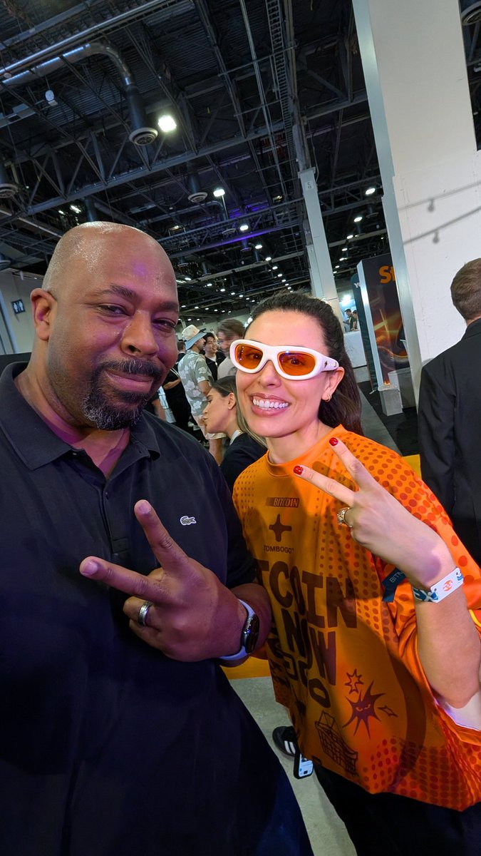 lawrence⚡ tweet media