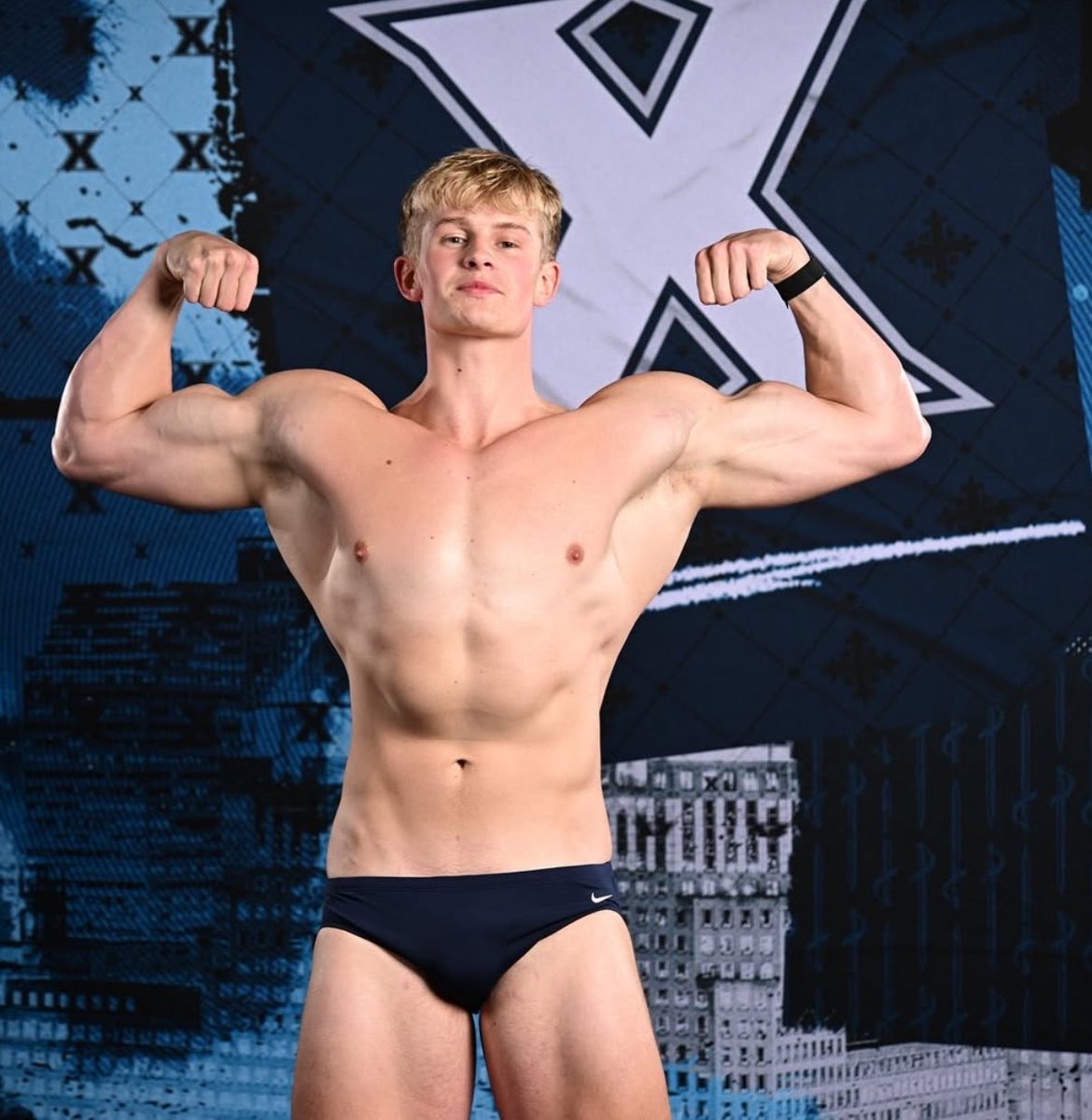 LukedaNuke tweet media