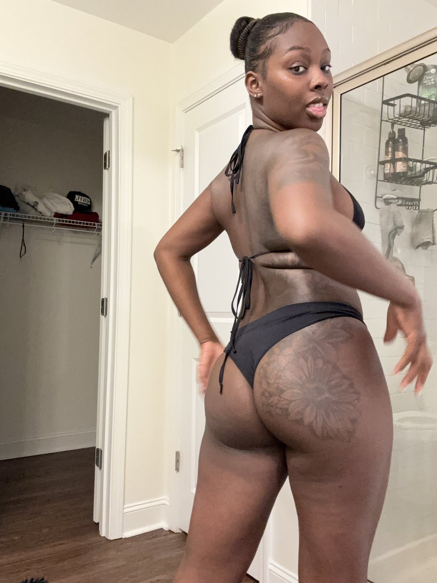 avacarter_'s tweet image. body 🫖 , rightttt? 

#milf 
#onlyfans 
#chocolate