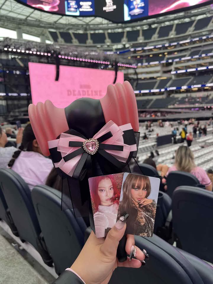 mortie__lim's tweet photo. Late Upload for Deadline in LA. Thank you again @casticketing for securing our tickets for 2 days. First time seeing Blackpink and manifesting to meet them again soon🖤💗 #cleekitz https://t.co/Hmft6Gln5x