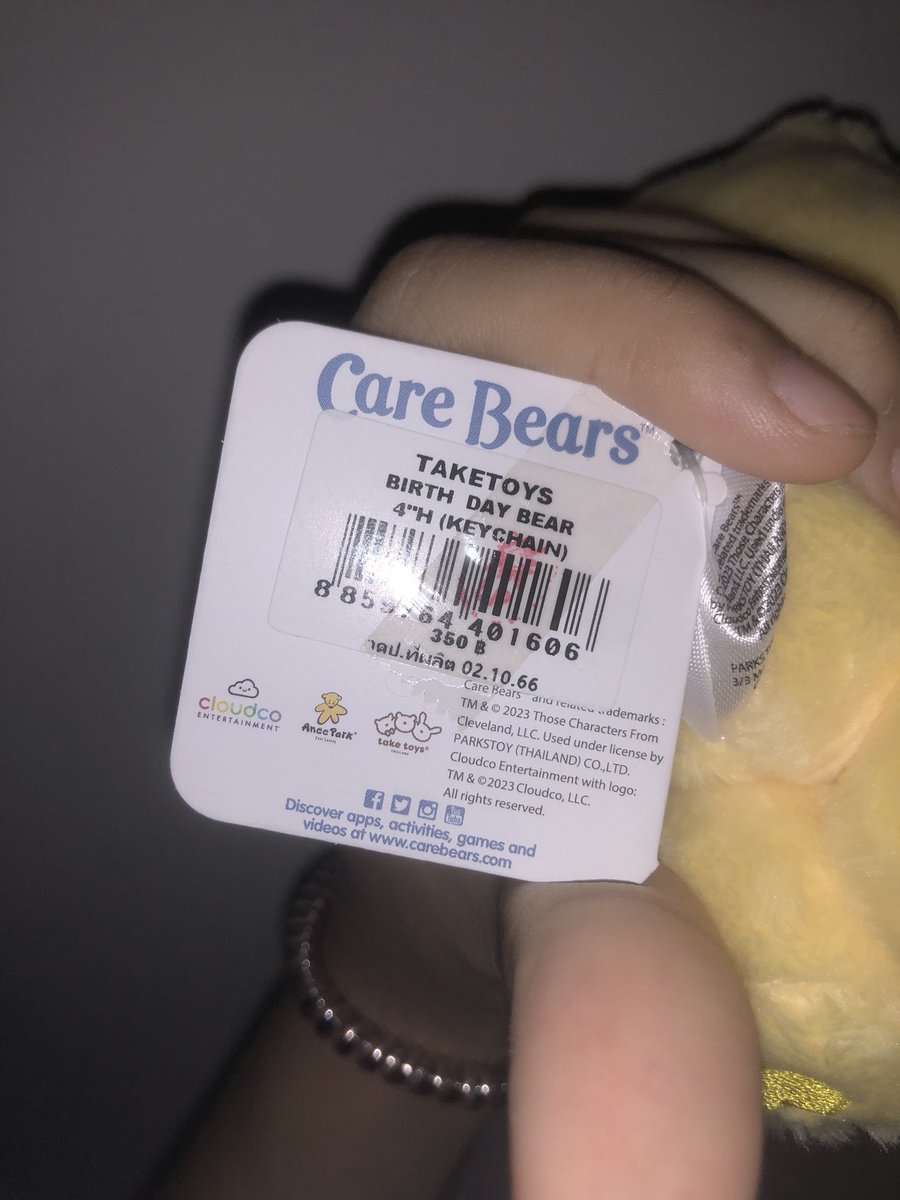 cccreamshop's tweet image. Birthday bear ( keychain ) 💕 300รส ลดได้คับ ซื้อที่เซนลาดยังไม่ได้ใช้เลยพึ่งเอาออกจากถุงมาถ่ายวันนี้❕❕ #carebears #แคร์แบร์ #CareBearsthailand #ตลาดนัดแคร์แบร์ #ตลาดนัดCareBears #ตลาดนัดsanrio