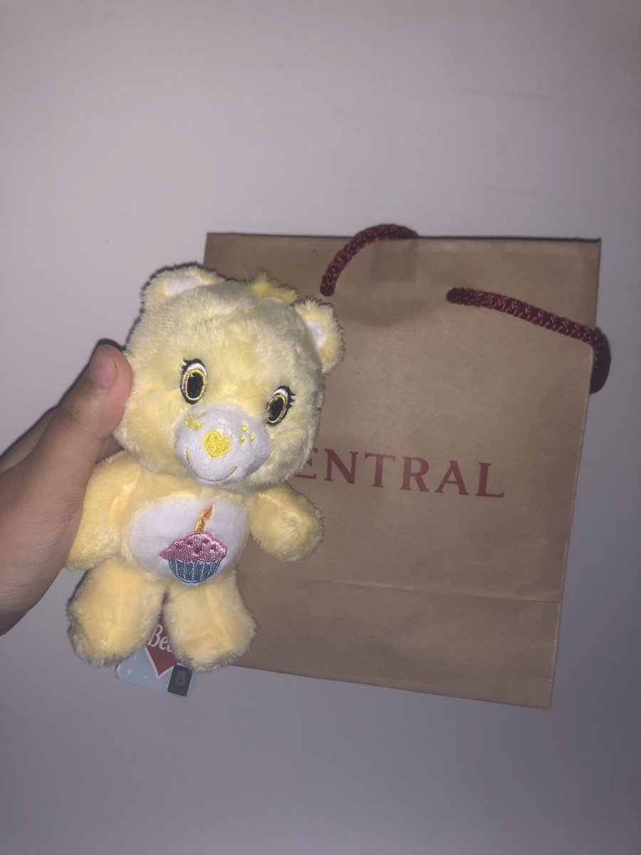 cccreamshop's tweet image. Birthday bear ( keychain ) 💕 300รส ลดได้คับ ซื้อที่เซนลาดยังไม่ได้ใช้เลยพึ่งเอาออกจากถุงมาถ่ายวันนี้❕❕ #carebears #แคร์แบร์ #CareBearsthailand #ตลาดนัดแคร์แบร์ #ตลาดนัดCareBears #ตลาดนัดsanrio