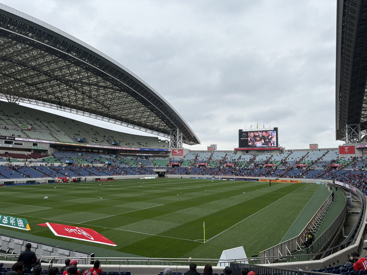ton0916luck's tweet photo. 今日はここから！
天気も良くないけど、スタンドの埋まりも良くないな。。。 https://t.co/SZ7G4bidBA