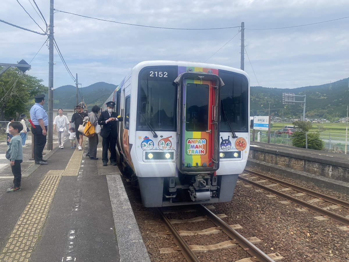 マフラー巻き tweet media