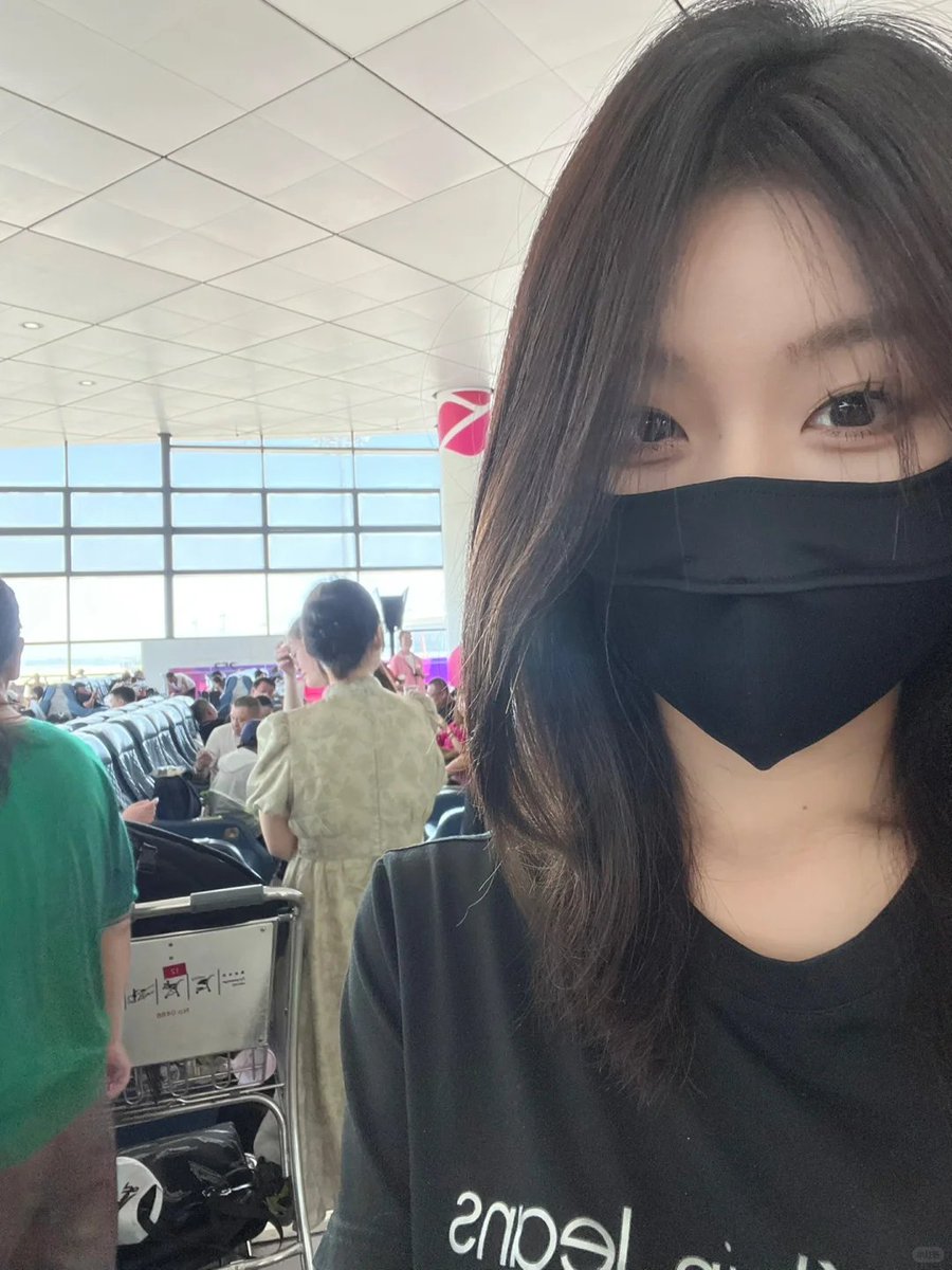 小颖莓烦恼 tweet media