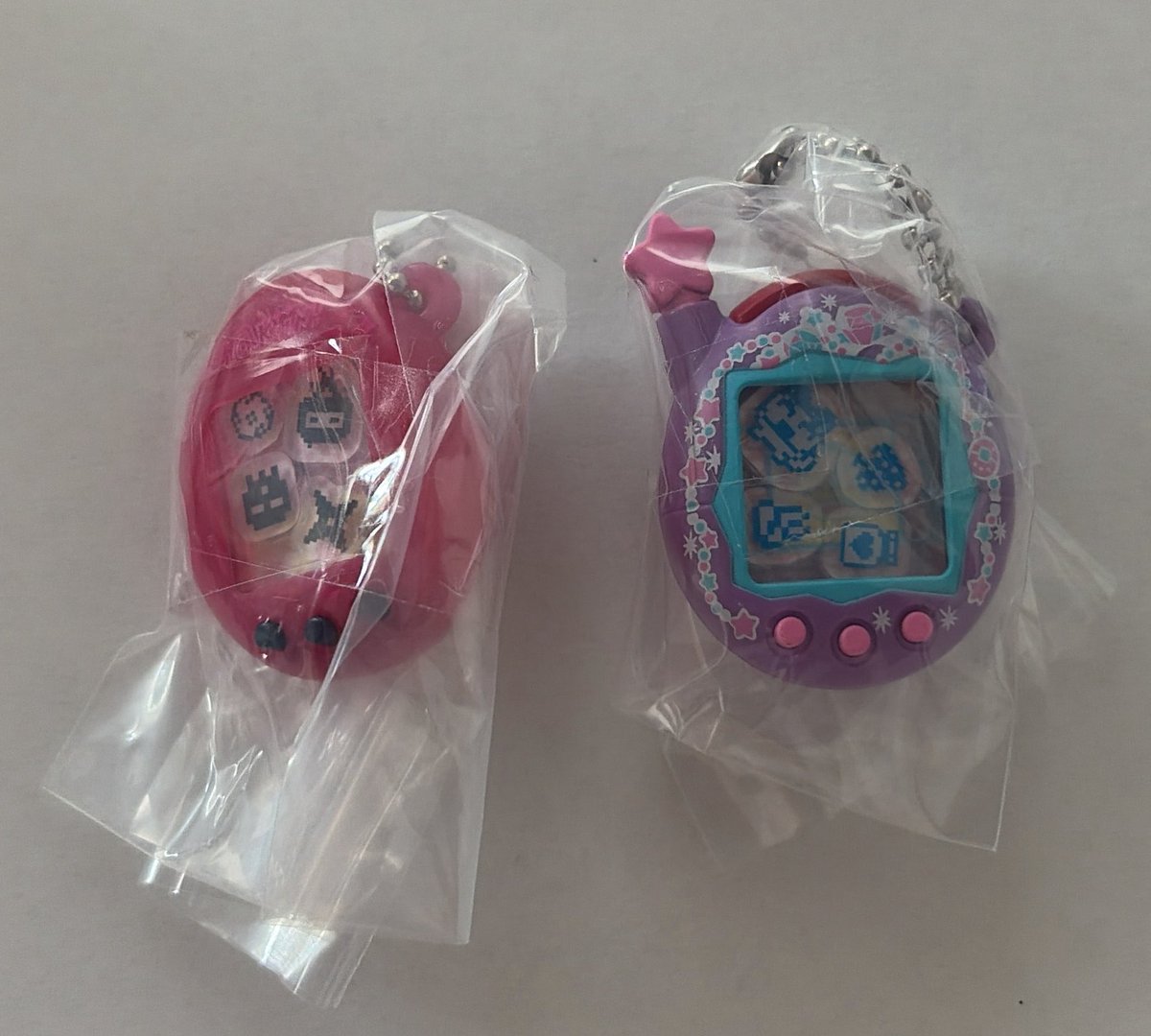 halooooo24's tweet photo. 【 譲渡 】
たまごっち　シャカシャカチャームコレクション2

譲　ウラまめっち
　　ござるっち

求　定価＋送料 https://t.co/jxkaZsnPuO