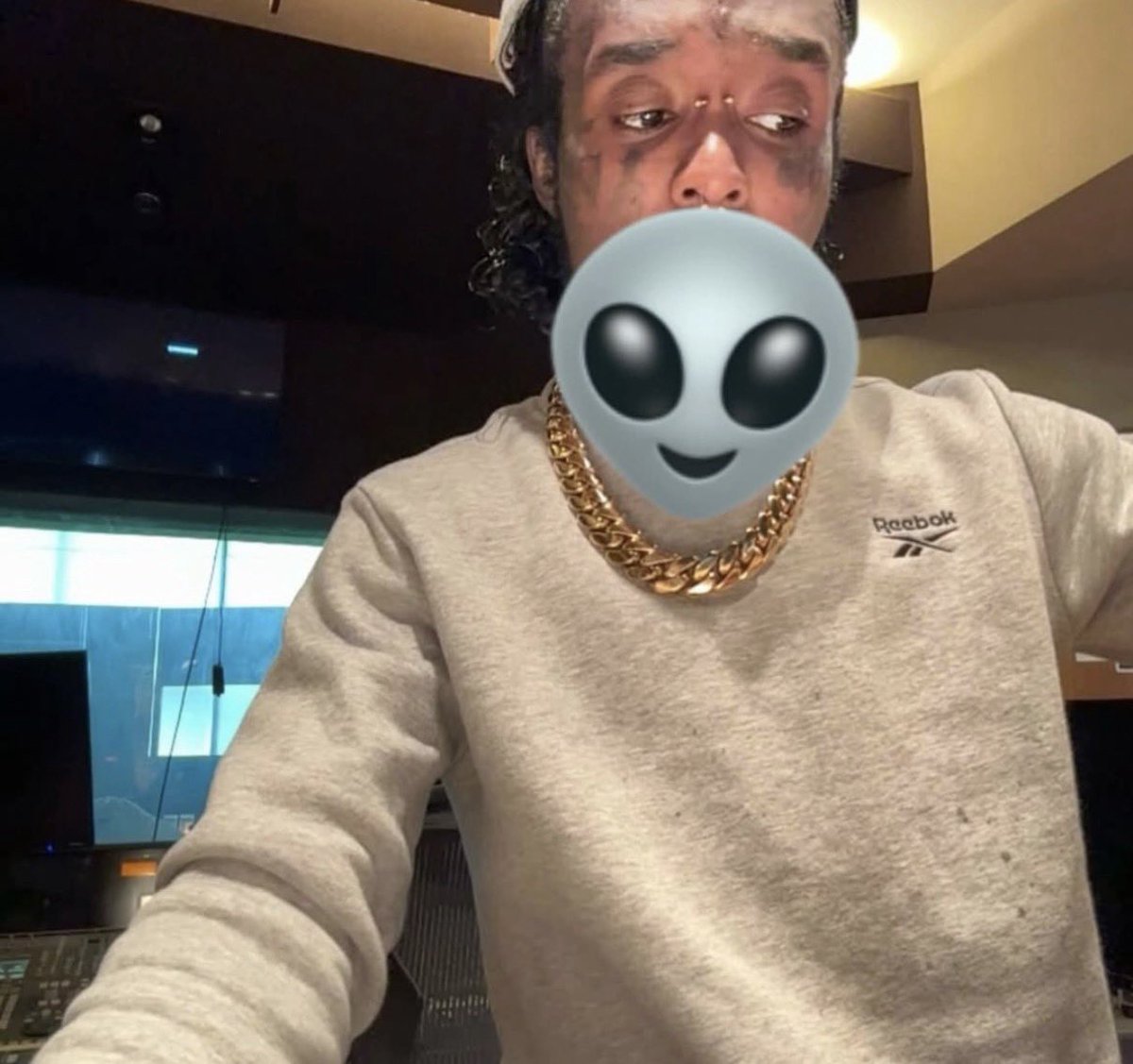 uziawge 👽 tweet media