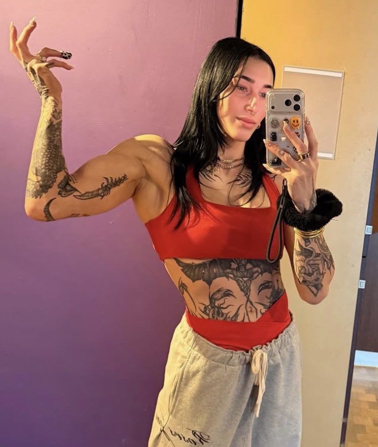 ℤ𝕒𝕟𝕖 𝕥𝕙𝕖 𝕃𝕠𝕧𝕖 𝔹𝕠𝕞𝕓 tweet media