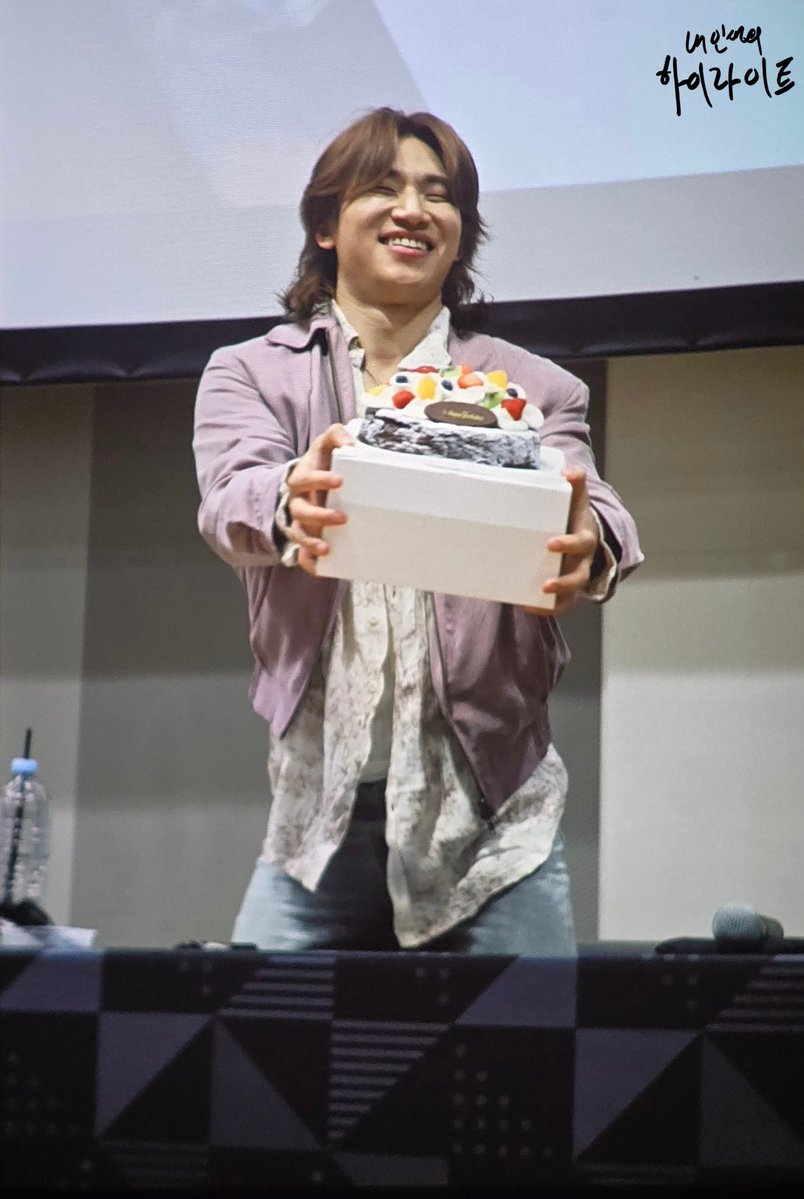 하이라이트 tweet media