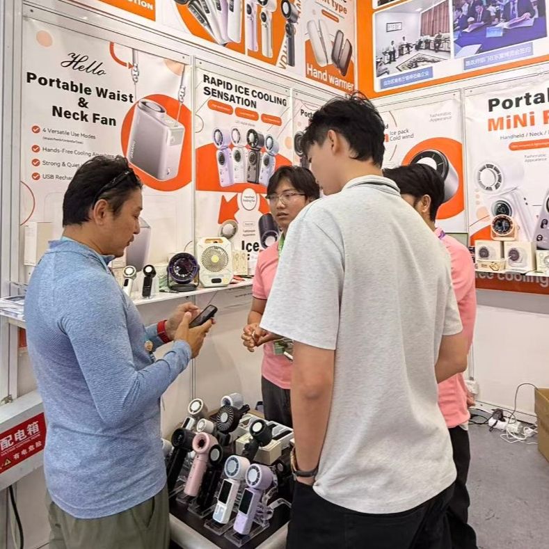 ji_xiang2021's tweet image. We showcased our customizable portable fans at the exhibition! OEM/ODM color options available, with strict QC and fast global shipping for bulk orders.
#PortableFan #OEMODM #CustomColor #TradeShow #FactoryDirect