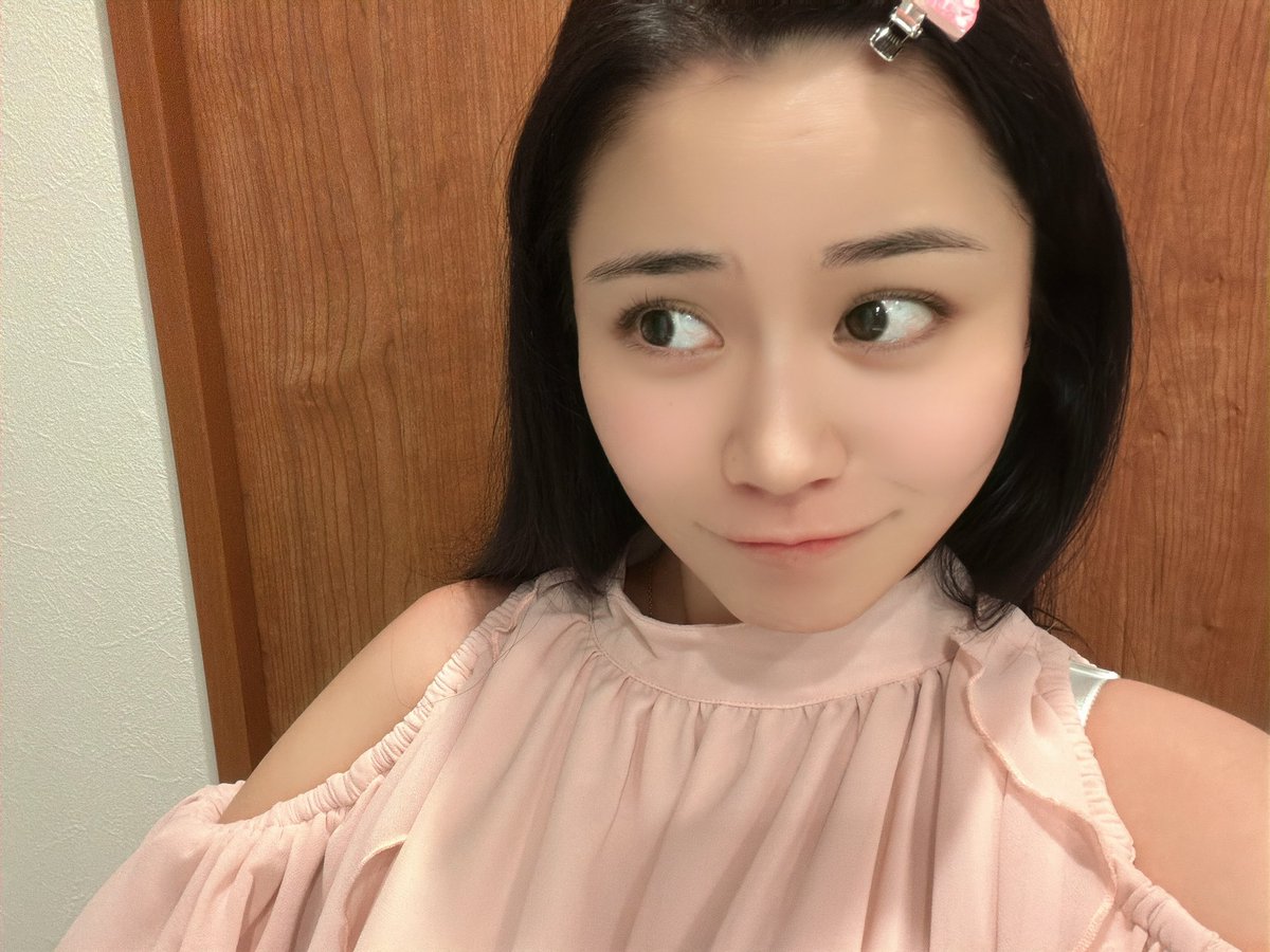 _yu_8_8's tweet image. 準備できた( ｰ̀дｰ́)و
すっぴんからのメイク後👀💄💖