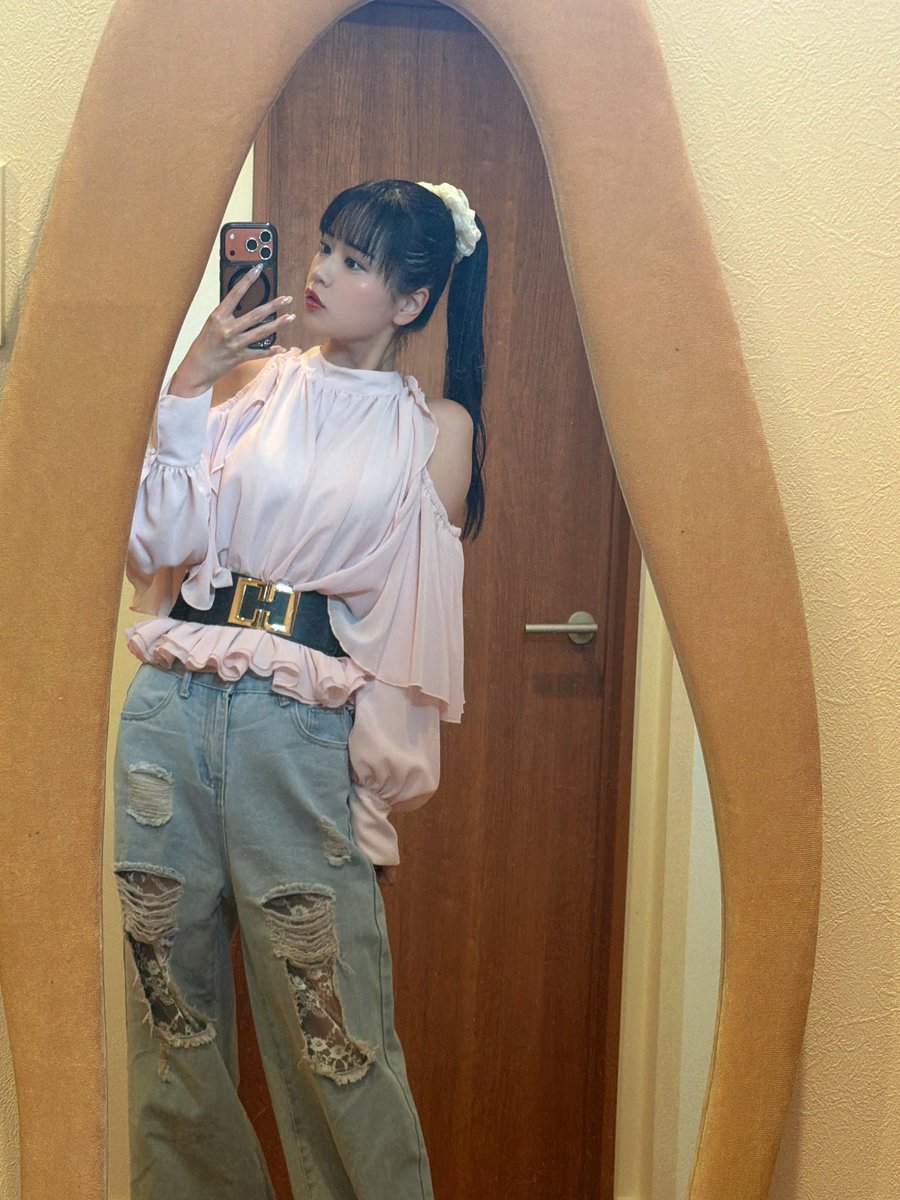 _yu_8_8's tweet image. 準備できた( ｰ̀дｰ́)و
すっぴんからのメイク後👀💄💖