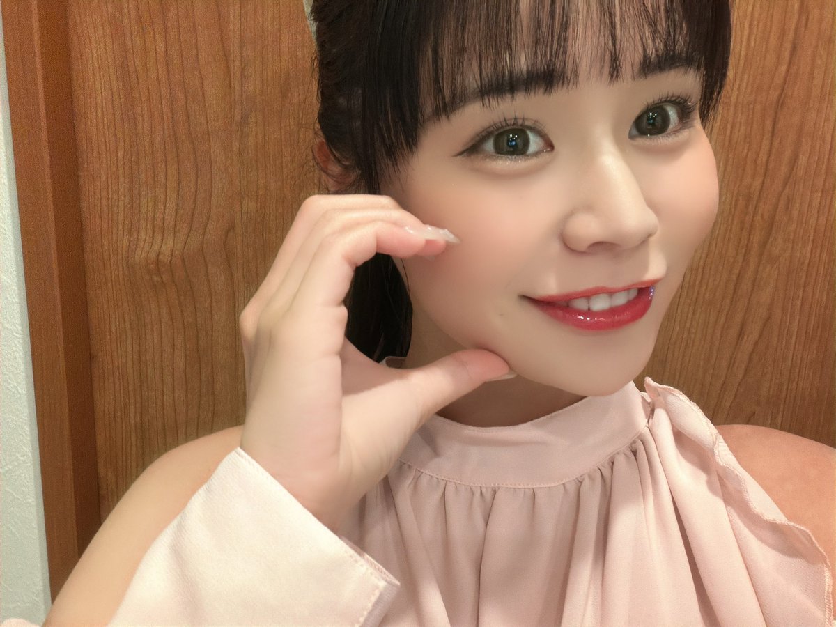 _yu_8_8's tweet image. 準備できた( ｰ̀дｰ́)و
すっぴんからのメイク後👀💄💖
