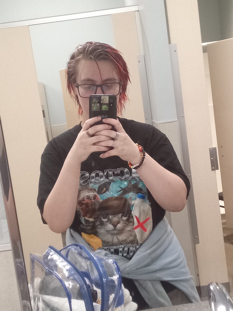 Zackariahh06's tweet photo. So sory i havent posted in so long, ive been under a lot of stress 💔 no spicy pics currently, but i have a mirror picture i took today that i like <3

#trans #ftm #femboy https://t.co/IGqgtARE52